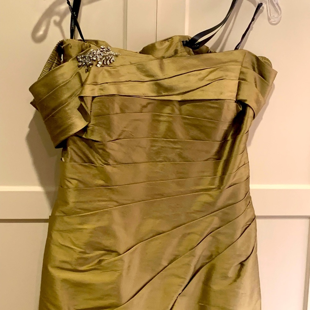 Montage strapless dress in a lovely Chartreuse color. Size 10